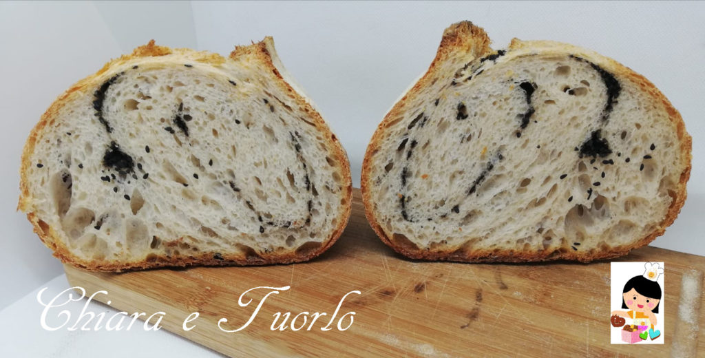 sezione pane con semi sesamo nero