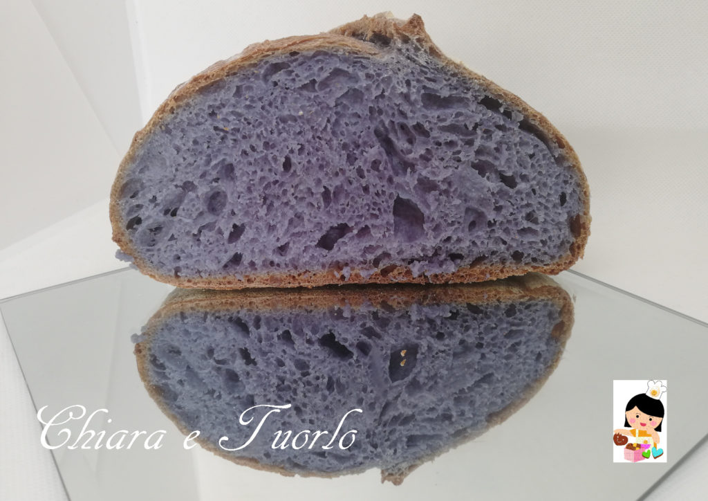 pane con tisana di fiori di pisello blu farfalla