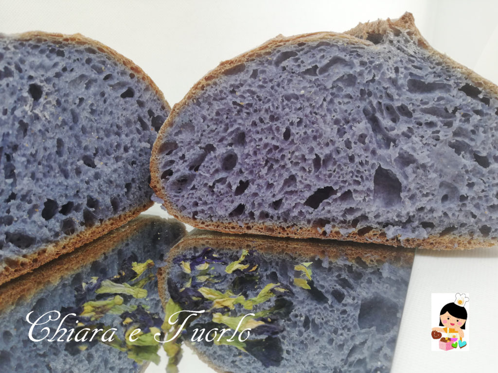 pane blu con lievito naturale