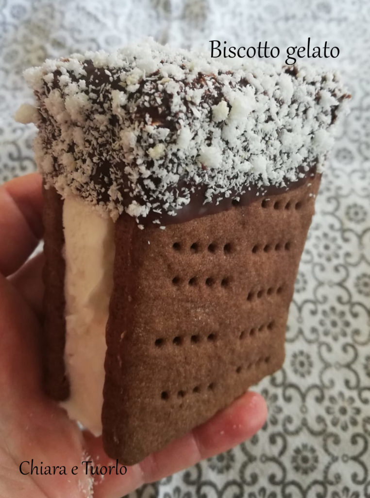 gelato biscotto rettangolare ricoperto, in verticale