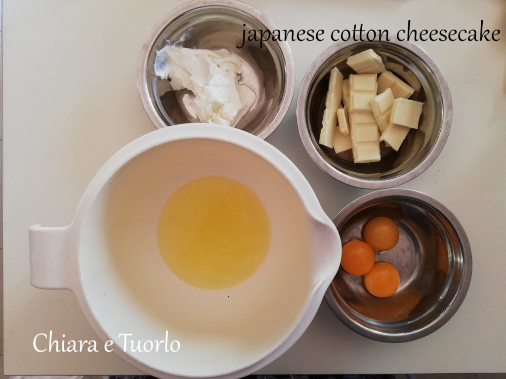 I tre ingredienti per preparare le Japanese cotton cheesecake al cioccolato bianco