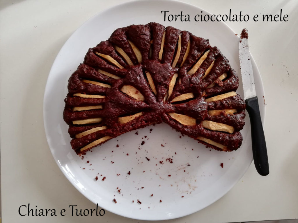 Torta affettata, inquadrata dall'alto