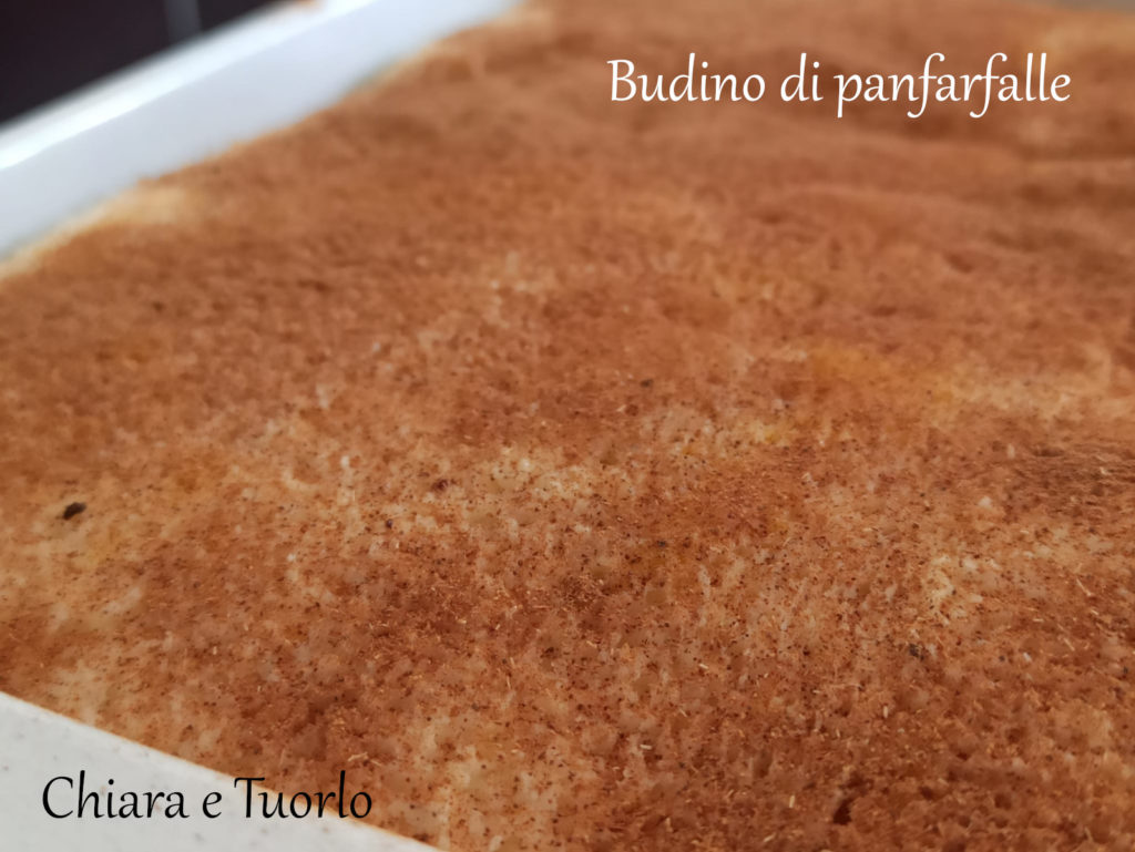 Superficie del budino cosparso di latte e uova, e cannella